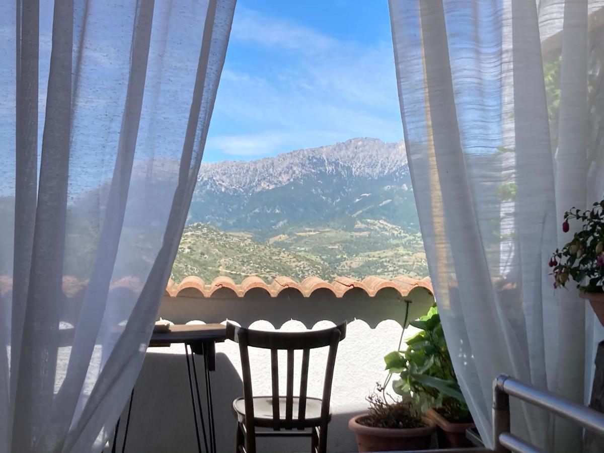 Canduleri Orgosolo Buitenkant foto